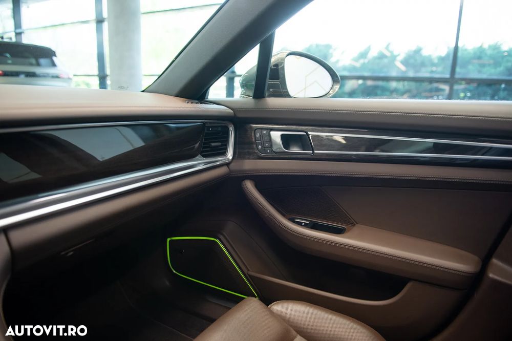 Porsche Panamera 4 E-Hybrid Executive - 32