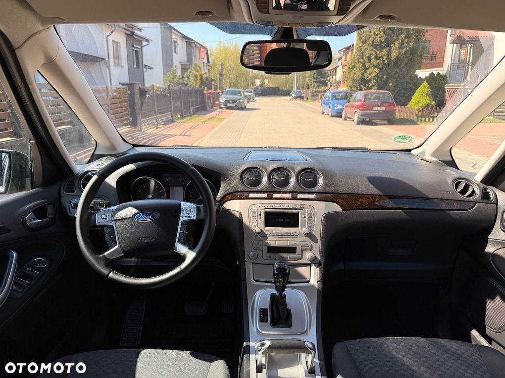 Ford Galaxy 2.3 Ghia - 12