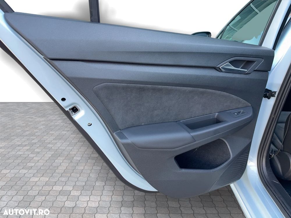 Volkswagen Golf 1.5 TSI eHybrid DSG PHEV Life - 32