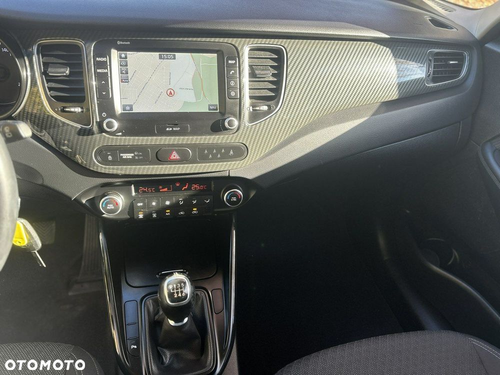 Kia Carens - 16