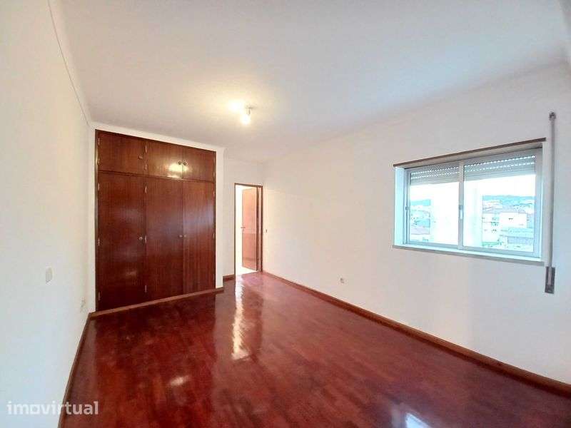 Apartamento T3 para arrendar com garagem e elevador - Mira de Aire - Grande imagem: 5/12