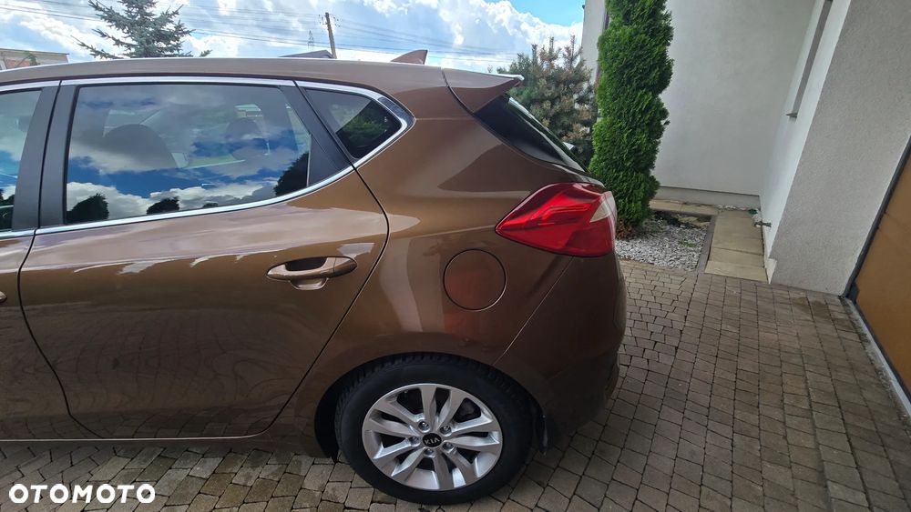 Kia Ceed - 22