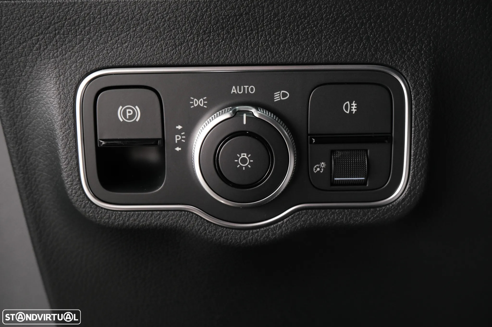 Mercedes-Benz GLA 200 d AMG Line - 28