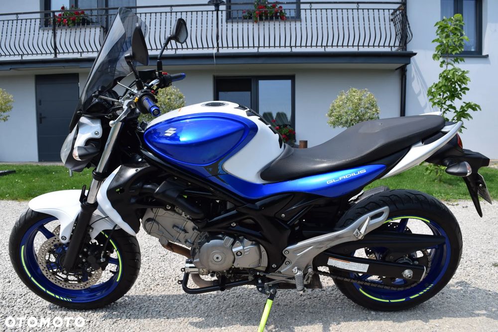 Suzuki Gladius - 3