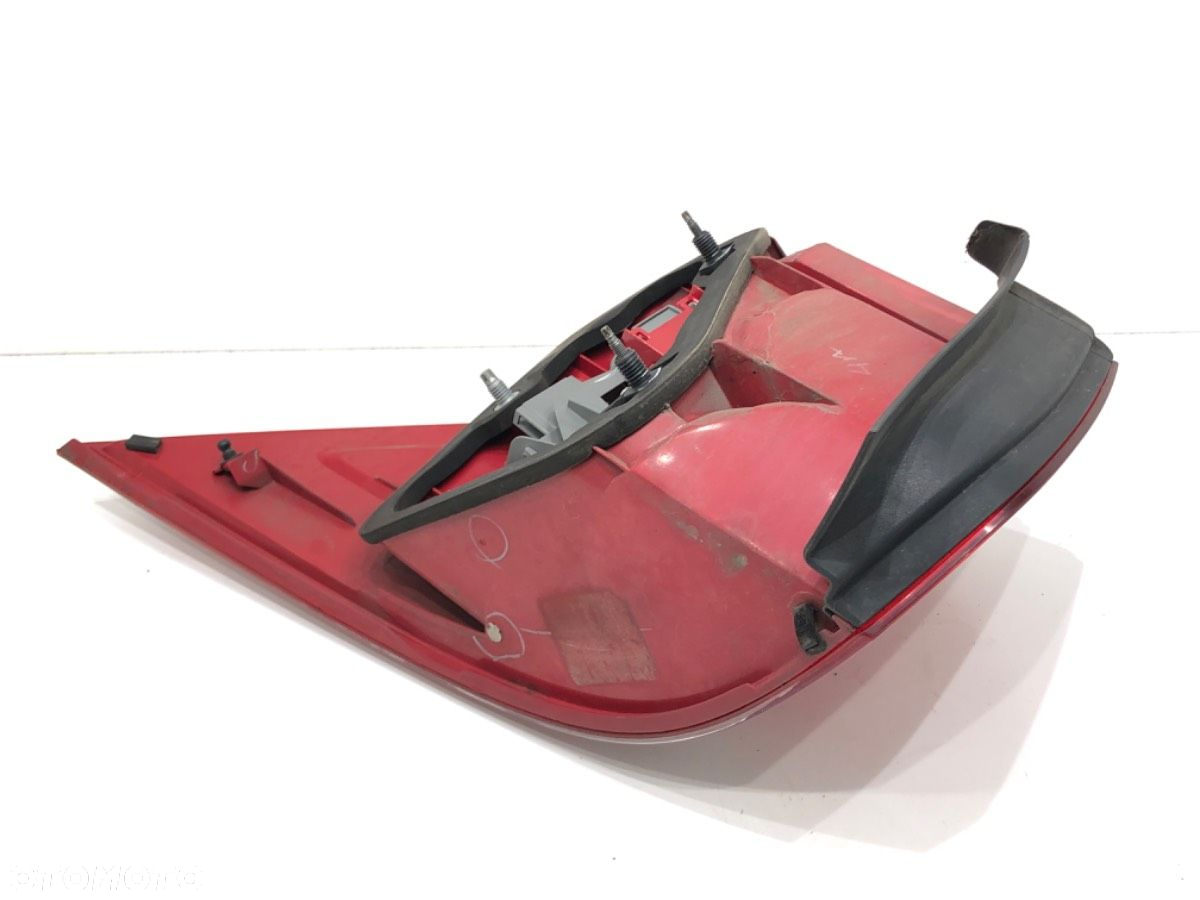 LAMPA PRAWY TYŁ - 179.00 PLN - VW GOLF V (1K1) 2003 - 2010 2.0 TDI 103 kW [140 KM] olej napędowy - 4