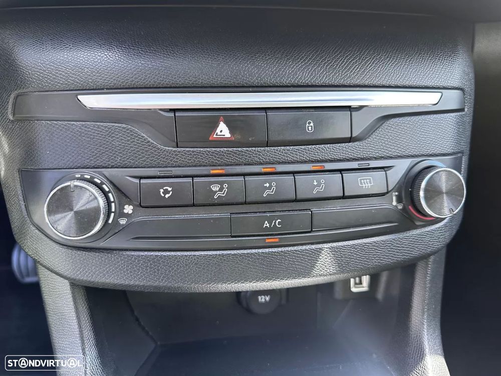 Peugeot 308 - 40