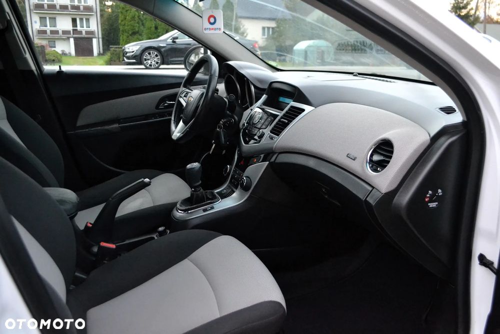 Chevrolet Cruze 1.8 LT - 9