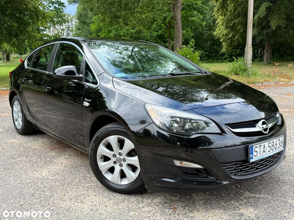 Opel Astra 1.4 T Essentia - 4