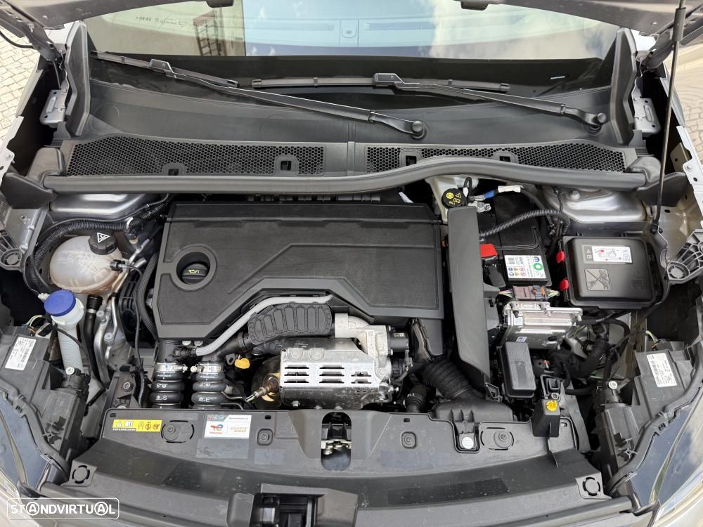 Peugeot 2008 1.2 Hybrid Allure e-DCS6 - 23