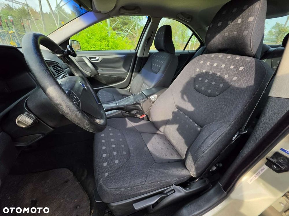 Volvo S60 - 33