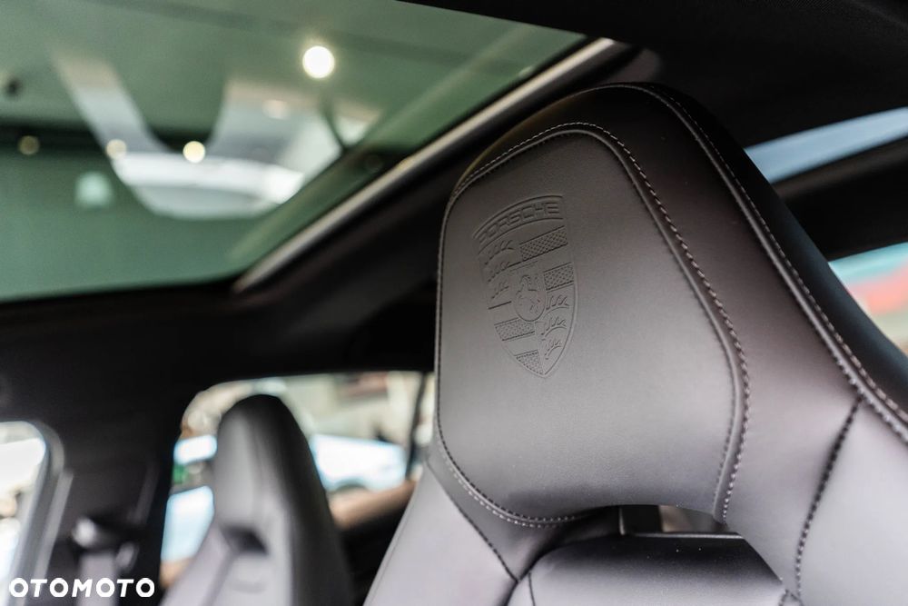 Porsche Panamera 4 E-Hybrid PHEV - 28