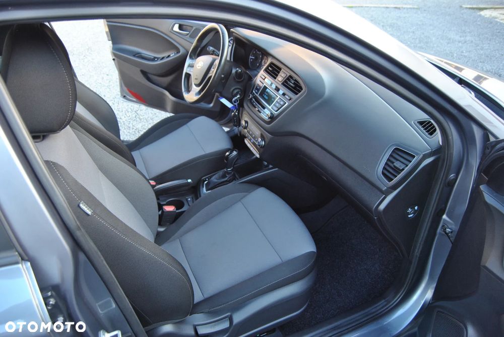 Hyundai i20 1.4 Premium - 6