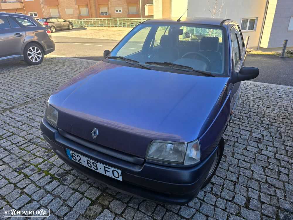 Renault Clio 1.2 RN - 1