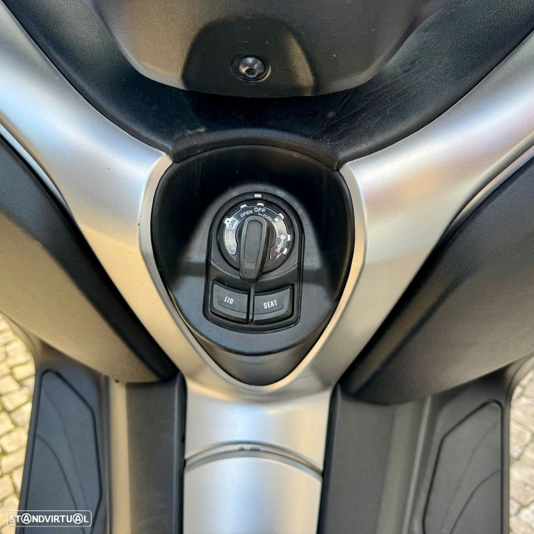 Yamaha X-Max 300 - 13