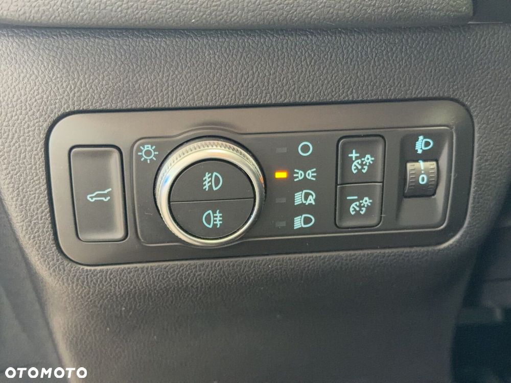 Ford Kuga - 24