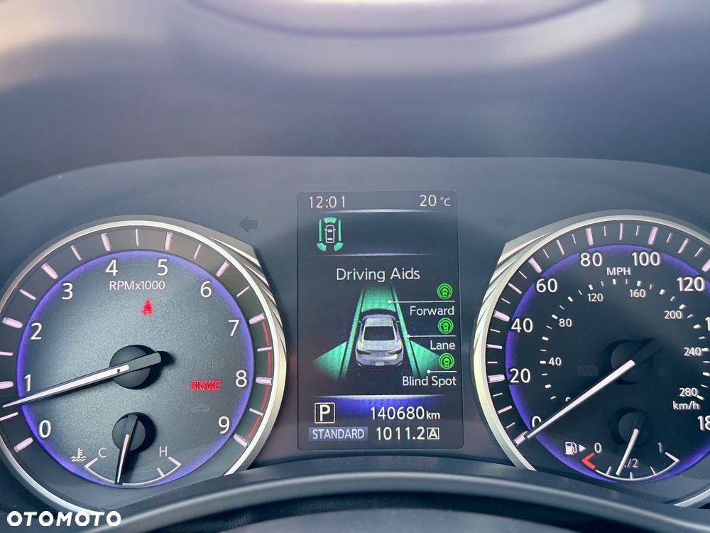 Infiniti Q60 - 9