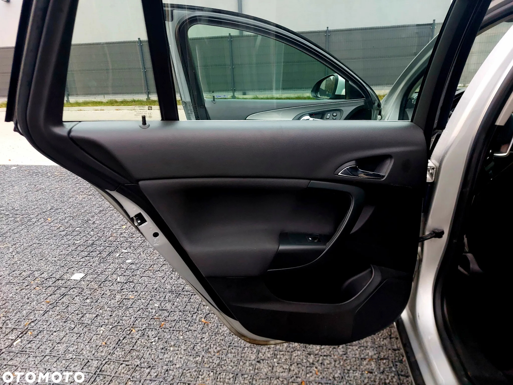 Opel Insignia - 13