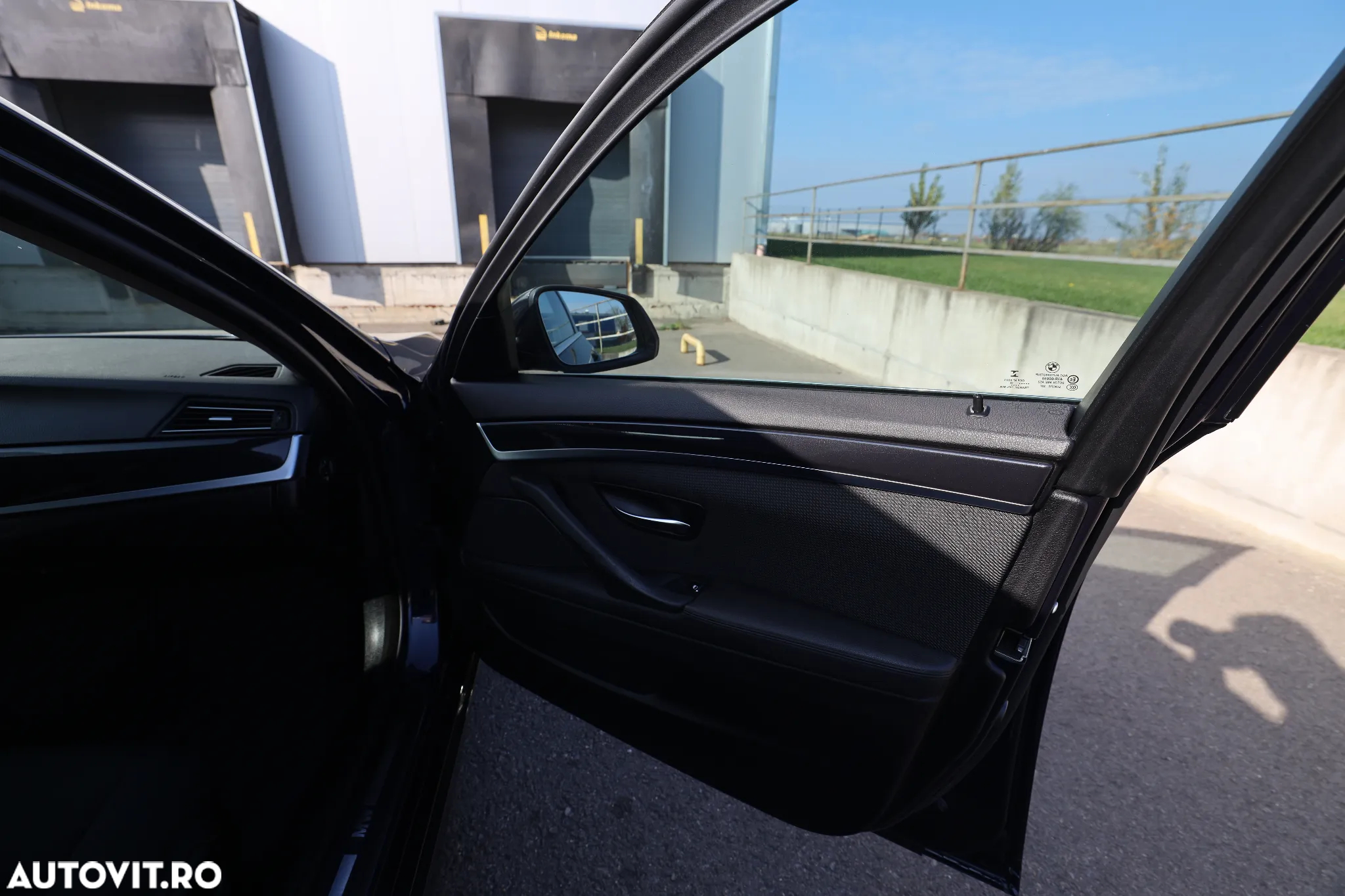 BMW Seria 5 520d xDrive AT - 17