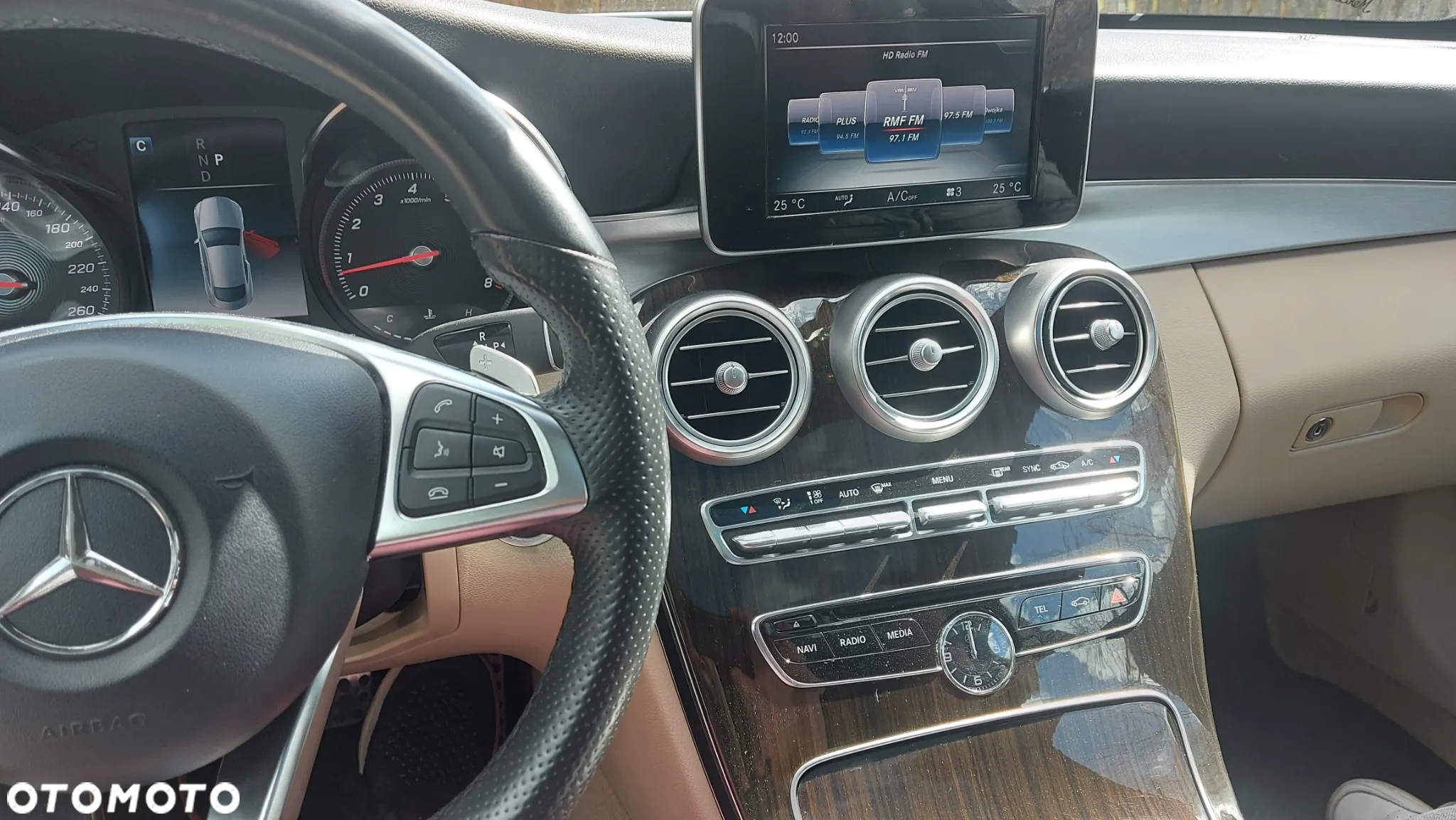 Mercedes-Benz Klasa C 300 Coupe 9G-TRONIC - 27