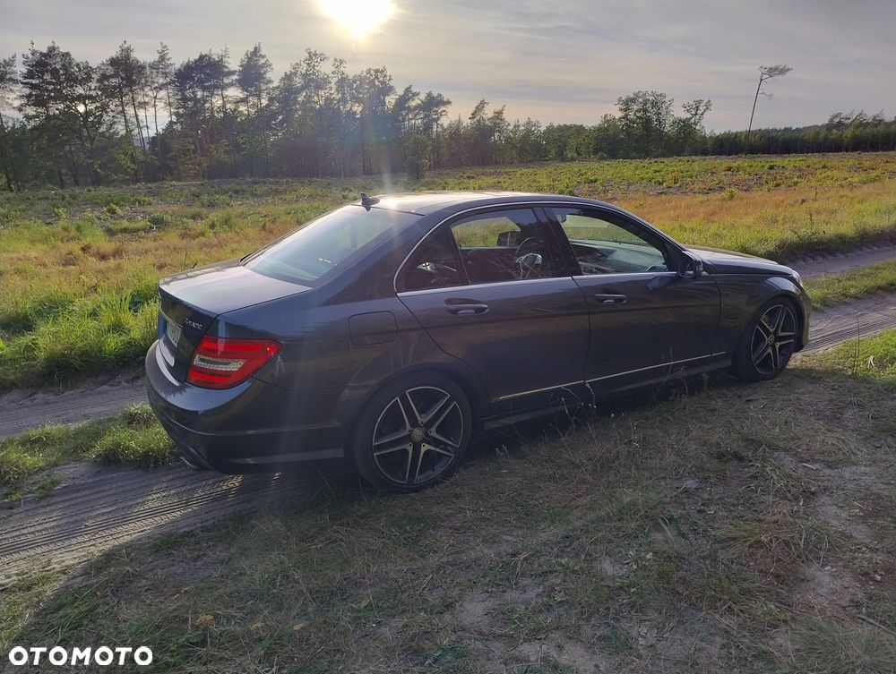 Mercedes-Benz Klasa C 350 4Matic (BlueEFFICIENCY) 7G-TRONIC Avantgarde - 6