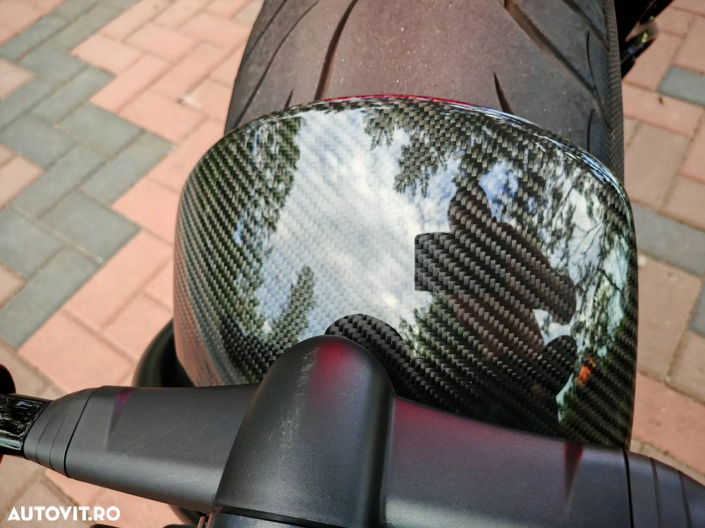 Triumph Rocket 3 R Black - 17