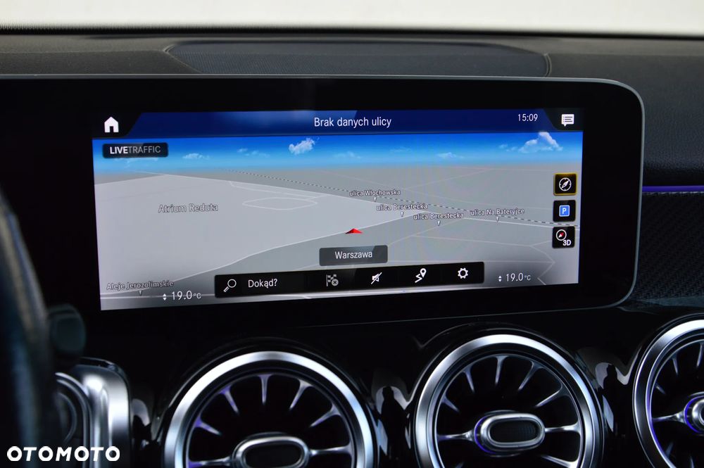 Mercedes-Benz GLB 250 4-Matic AMG Line 8G-DCT - 25