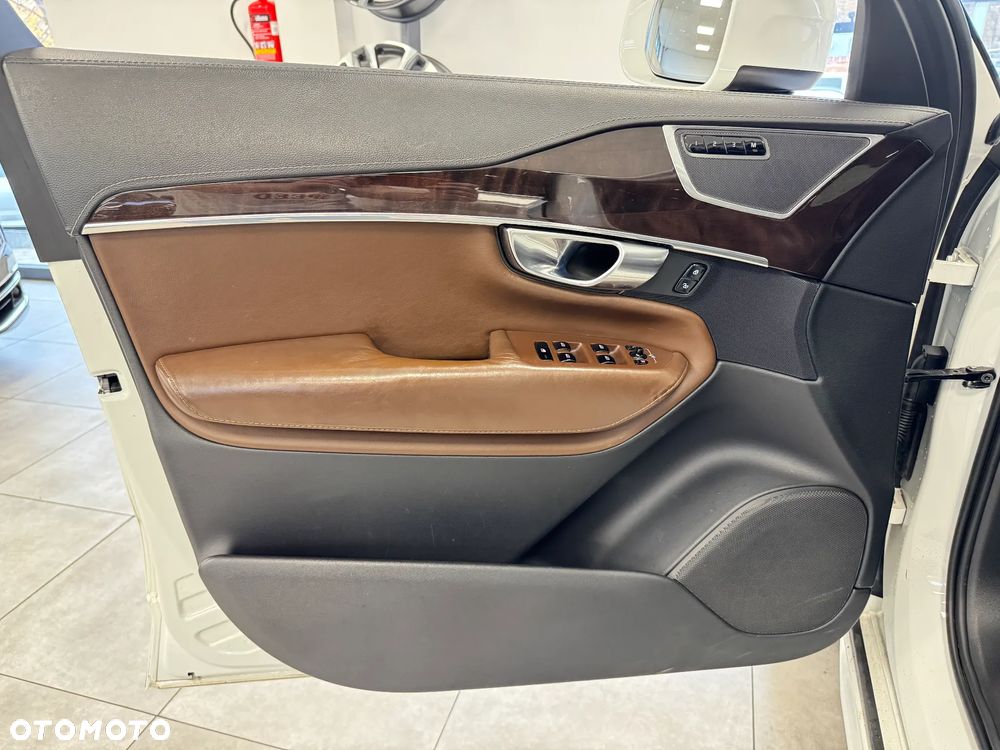 Volvo XC 90 D5 AWD Inscription 7os - 17