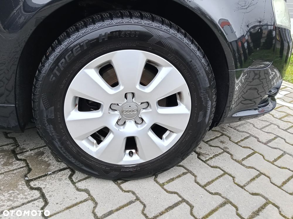 Audi A4 Limousine - 3