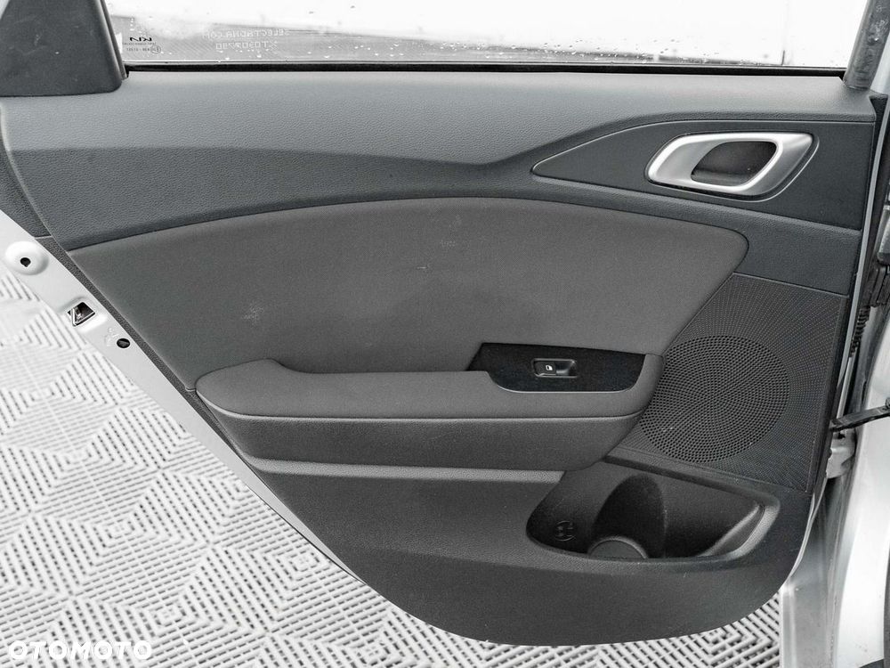 Kia Ceed 1.5 T-GDI M - 21