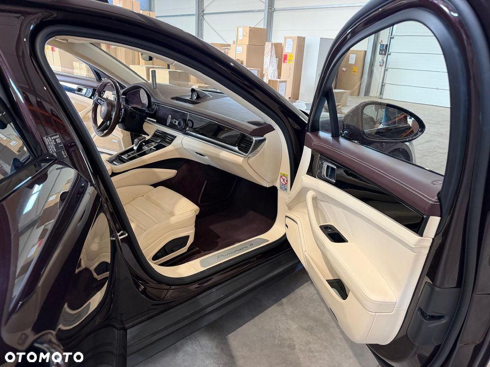 Porsche Panamera 4 Executive - 13