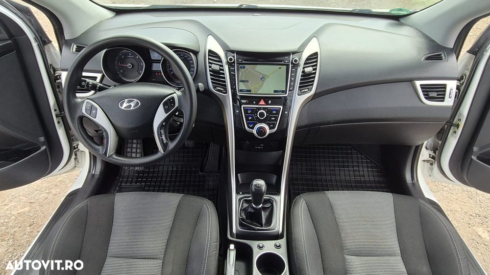 Hyundai i30 blue Kombi 1.6 CRDi Trend - 12