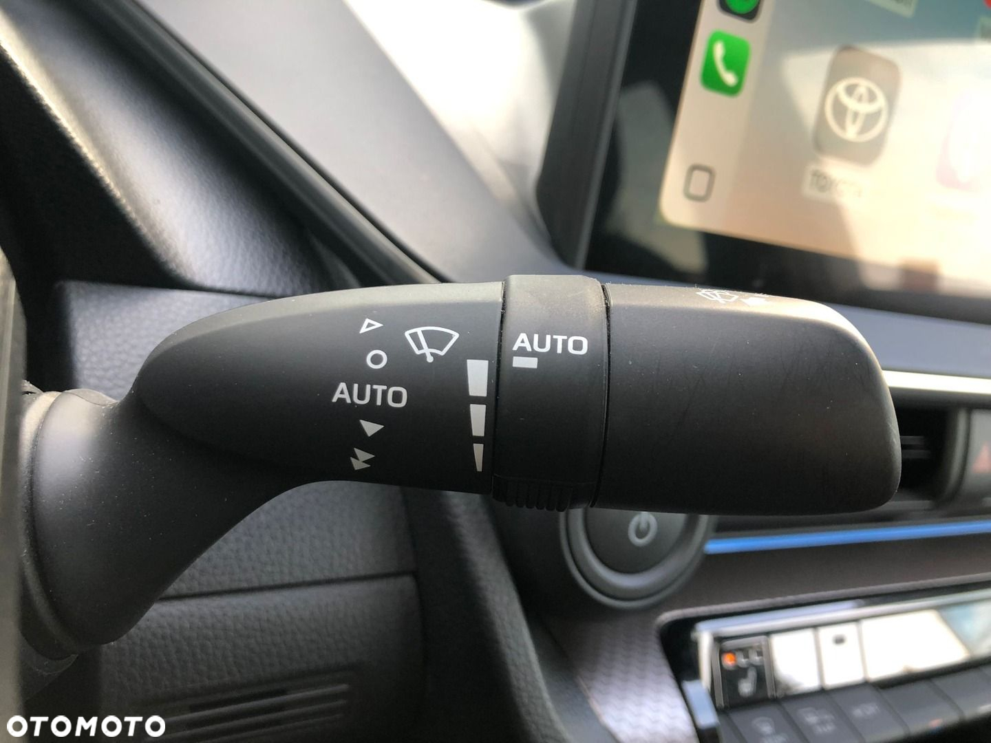 Toyota Prius - 25