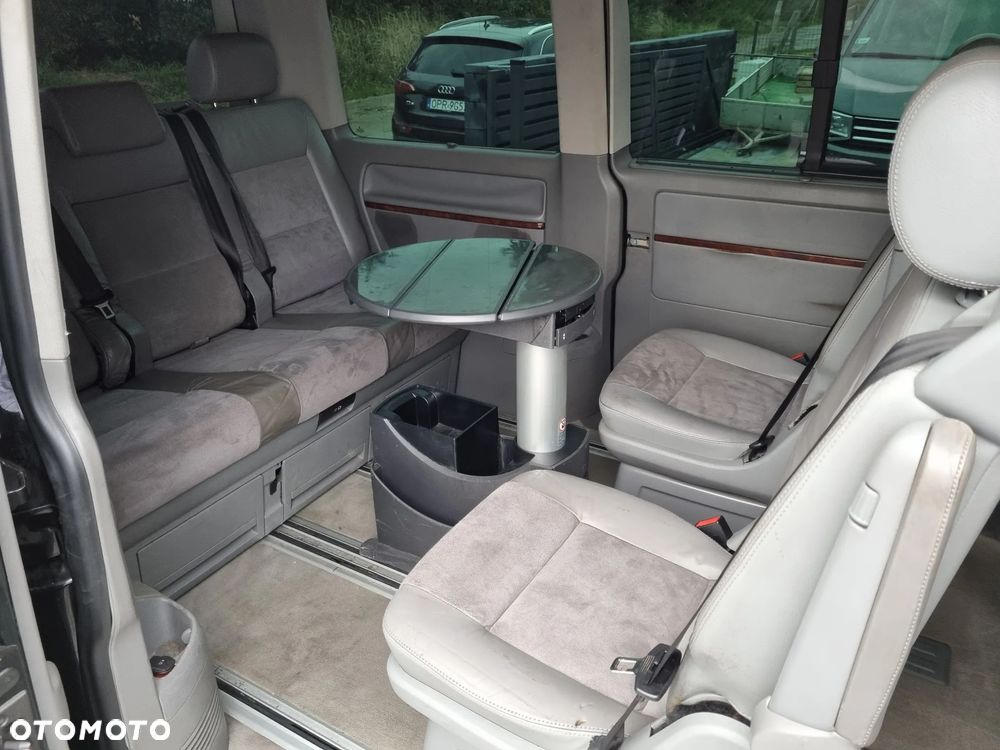 Volkswagen Multivan - 18
