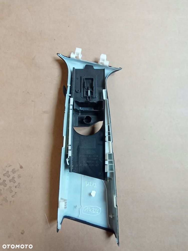 MERCEDES W212 OSŁONA SŁUPKA POSZYCIE PRAWE A2126900425 - 2