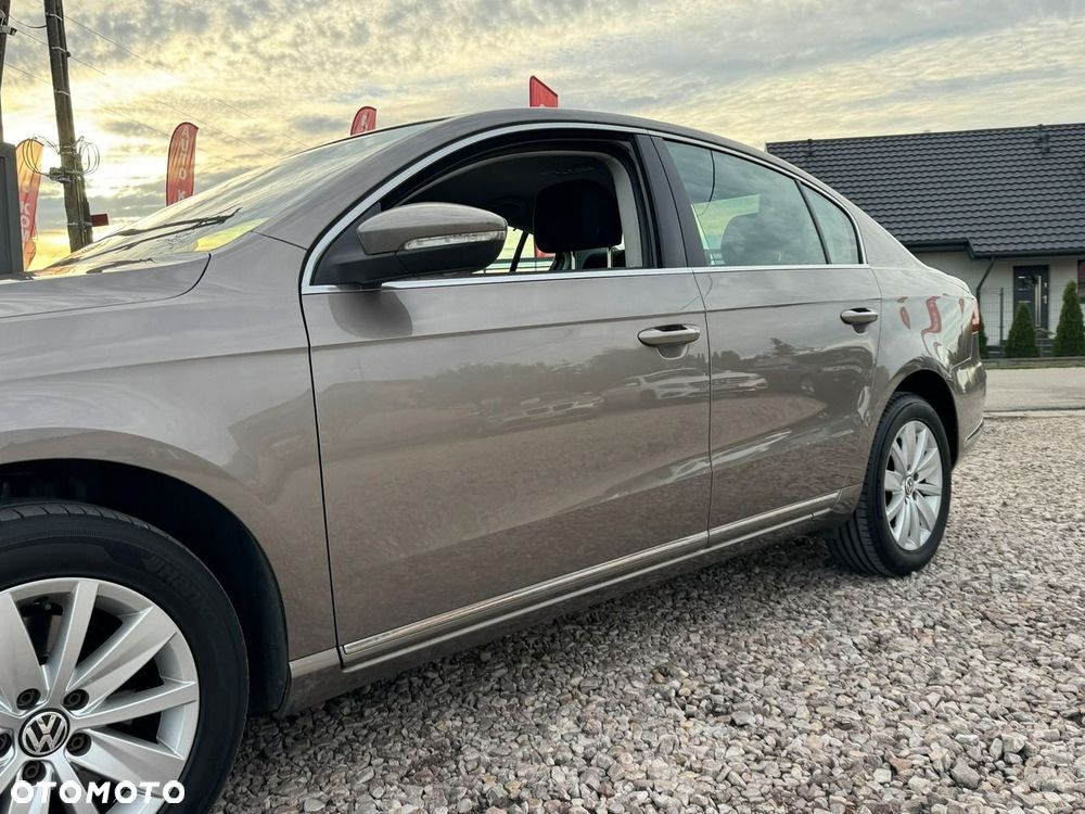 Volkswagen Passat - 18