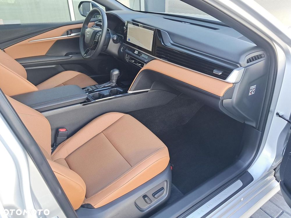 Toyota Camry - 13