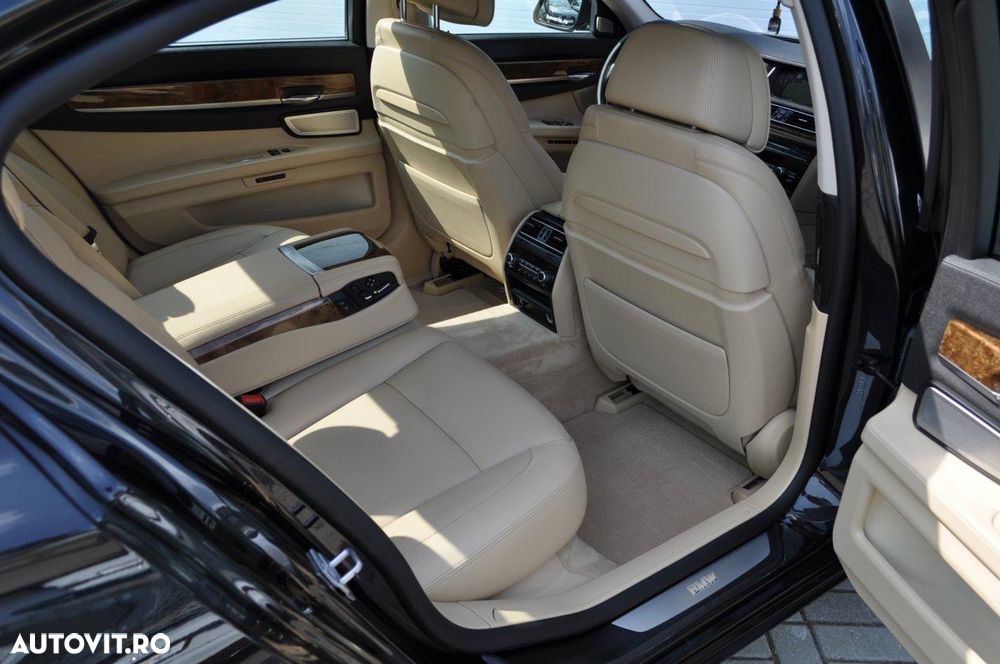 BMW Seria 7 750Ld xDrive - 39