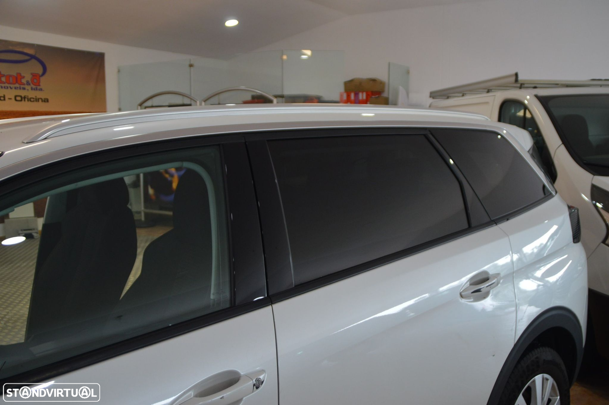 Peugeot 5008 1.2 PureTech Allure EAT6 - 20