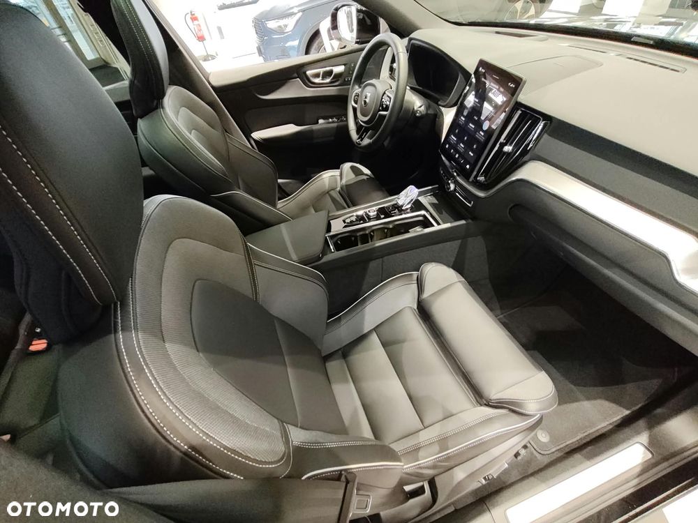 Volvo XC 60 B5 B AWD Ultimate Black Edition - 20