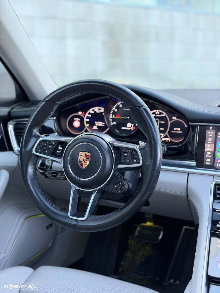 Porsche Panamera - 25