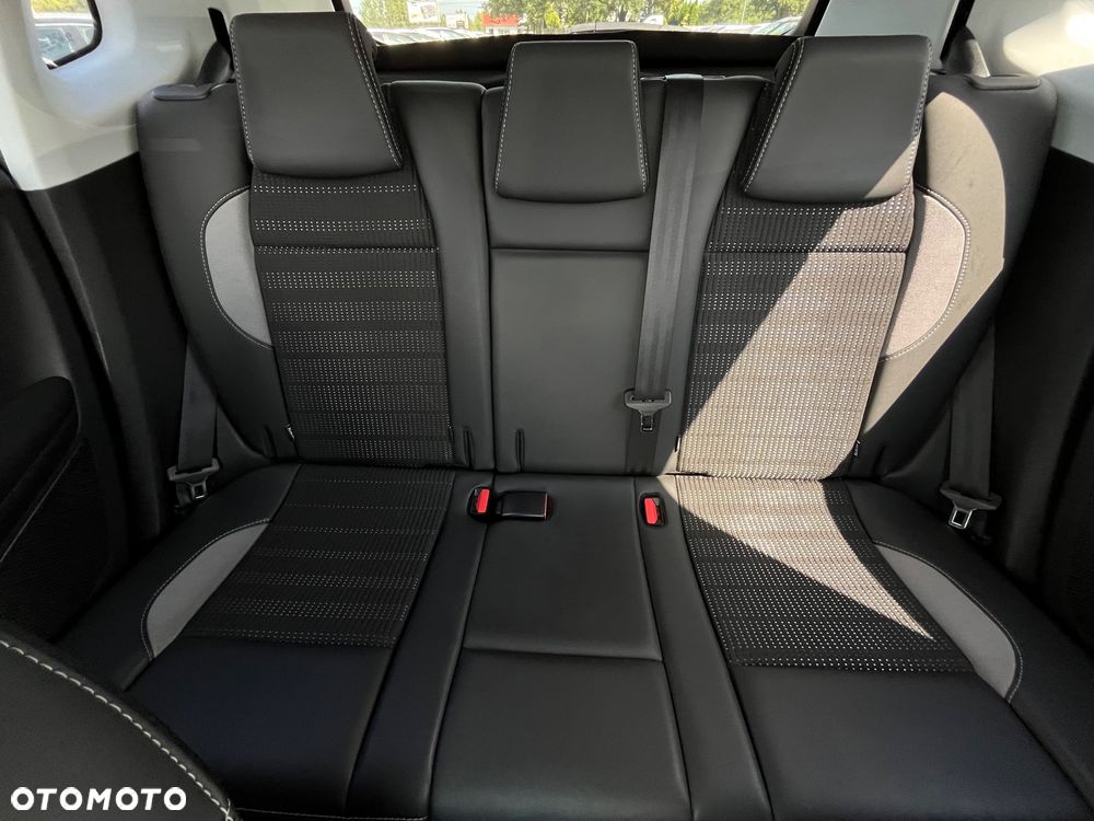 Peugeot 2008 1.6 BlueHDi Style - 25