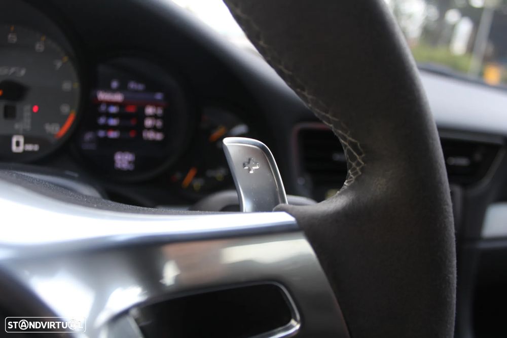 Porsche 911 Série F - 29