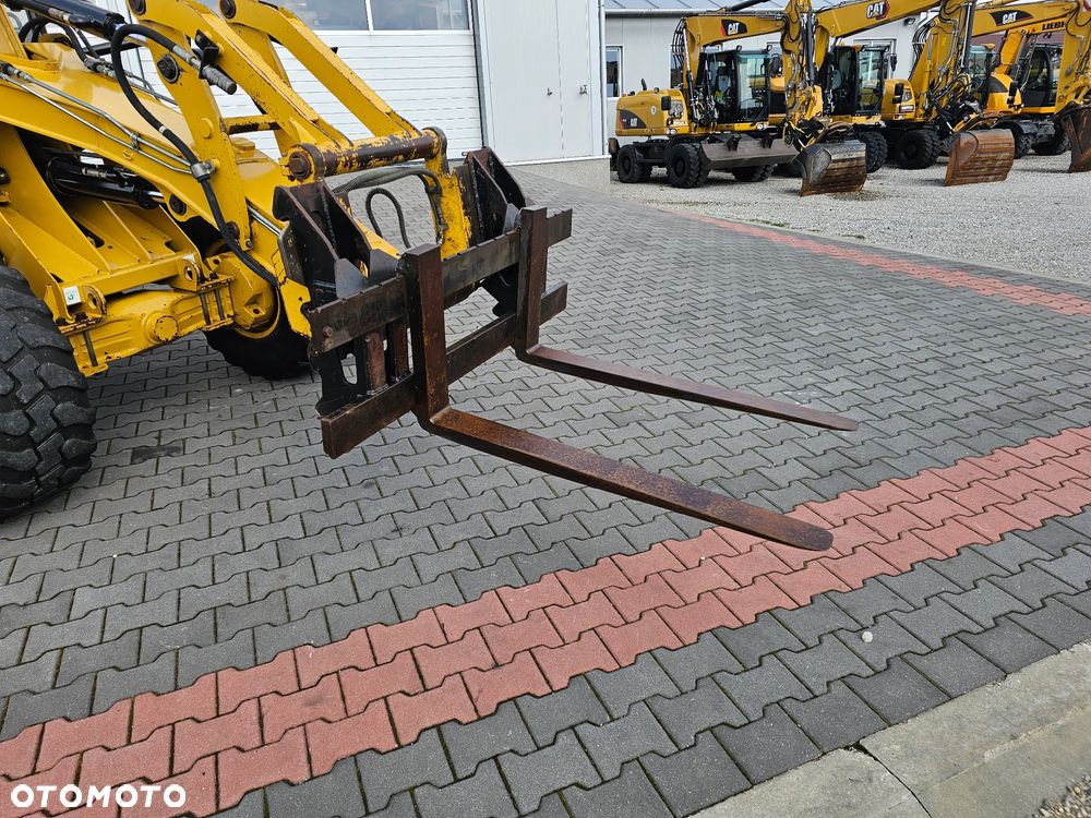 Caterpillar 906 - 18