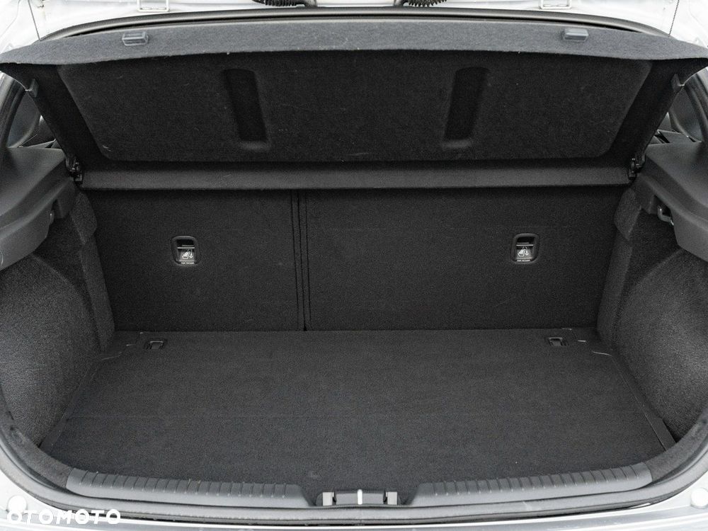 Hyundai i30 1.5 DPI Classic + - 26