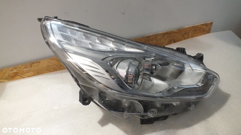 Lampa przednia prawa Ford S max MK2 Lift - 2