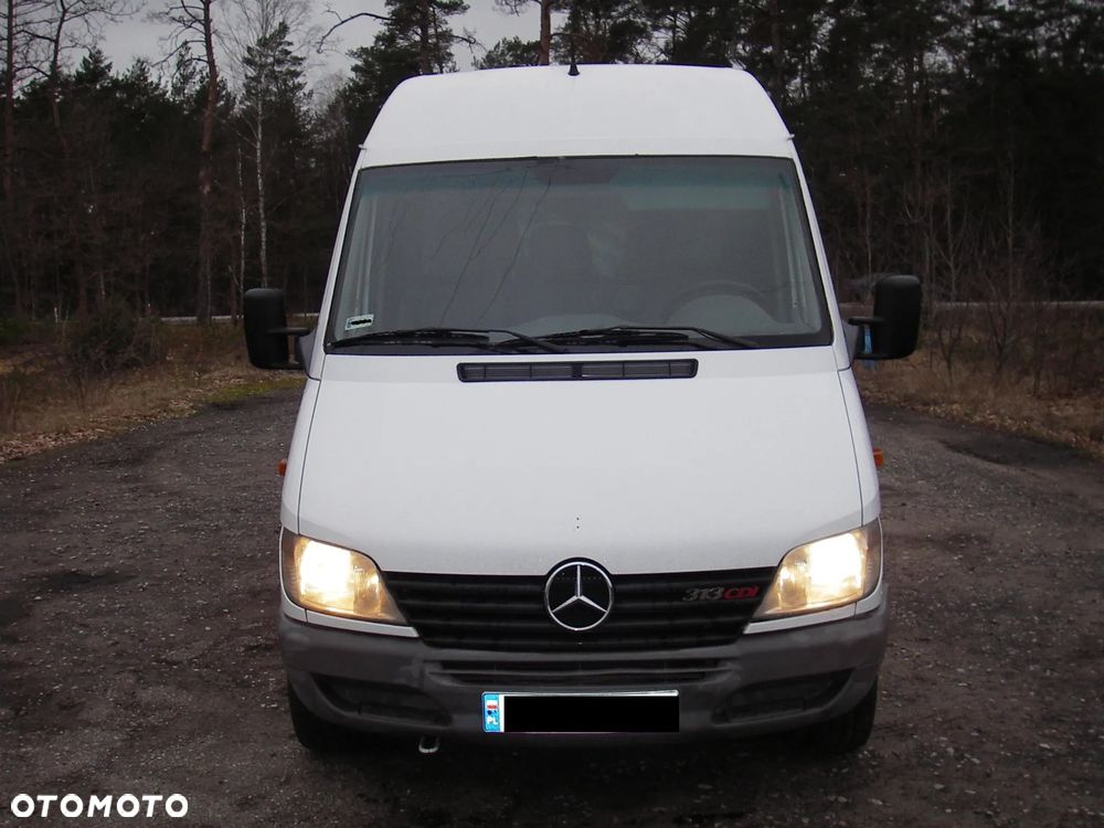 Mercedes-Benz Sprinter - 9