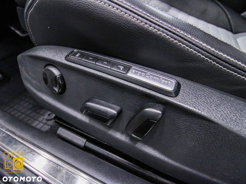 Volkswagen Passat 2.0 TDI SCR 4Motion DDG Highline - 35