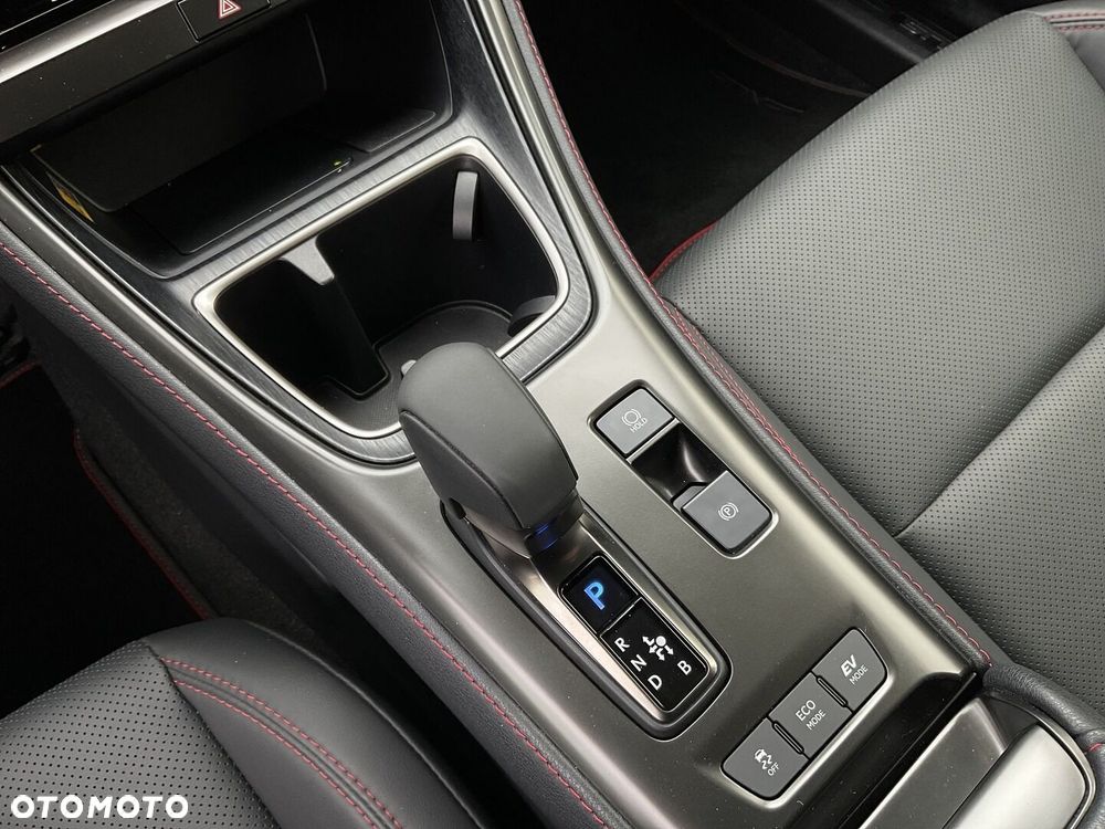 Lexus LBX 1.5 Hybrid Emotion - 24