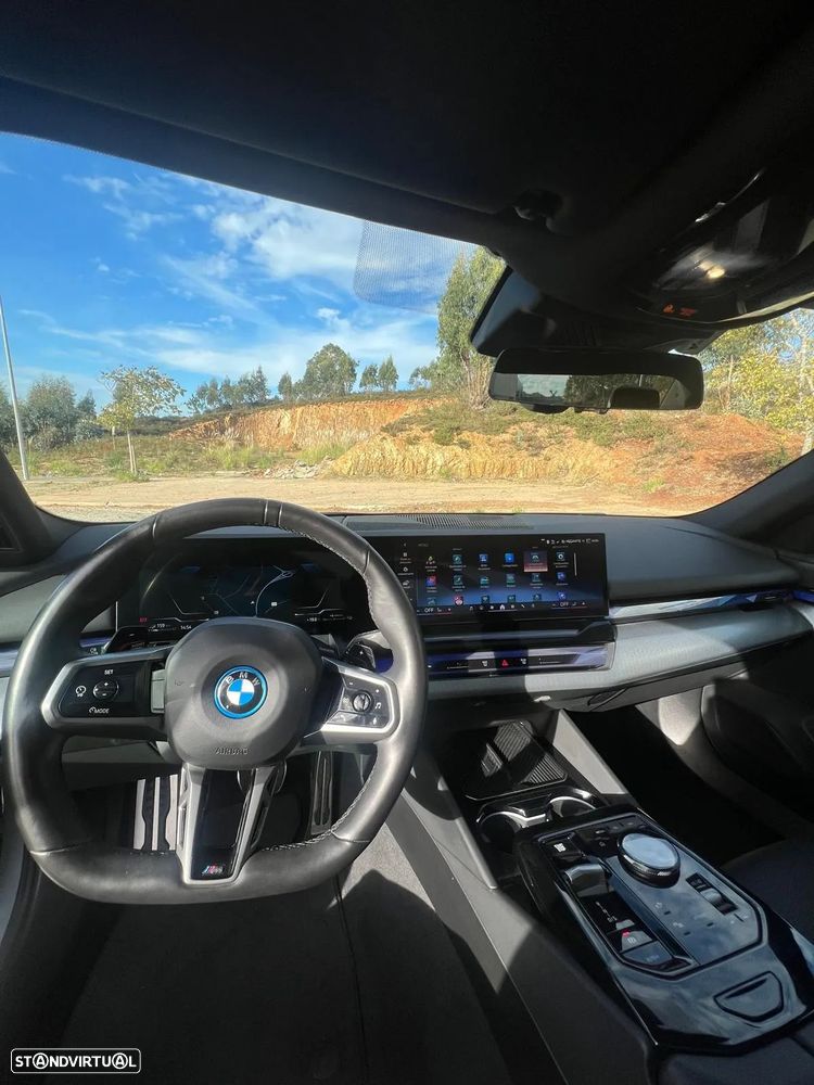 BMW 530 e Pack Desportivo M Pro - 14