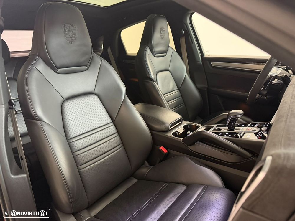 Porsche Cayenne Coupé E-Hybrid Platinum Edition - 15